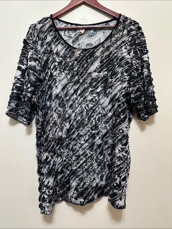 Janeric Tops - Black & White Ruched Short Sleeve Women's Tee